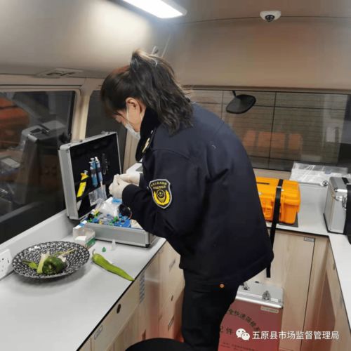 五原縣市場監(jiān)督管理局 筑牢“兩會(huì)”期間餐飲服務(wù)食品安全防線